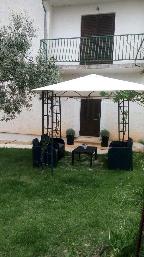 Apartmani Dana Sukošan Εξωτερικό φωτογραφία