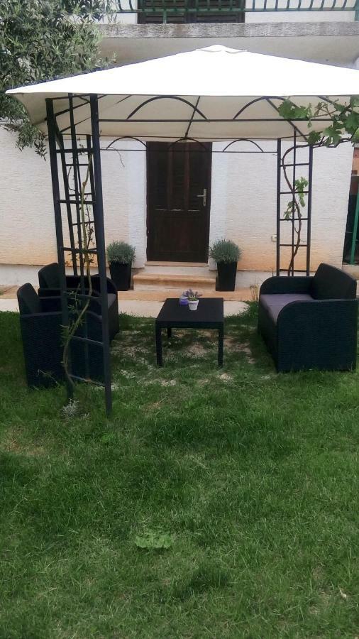Apartmani Dana Sukošan Εξωτερικό φωτογραφία